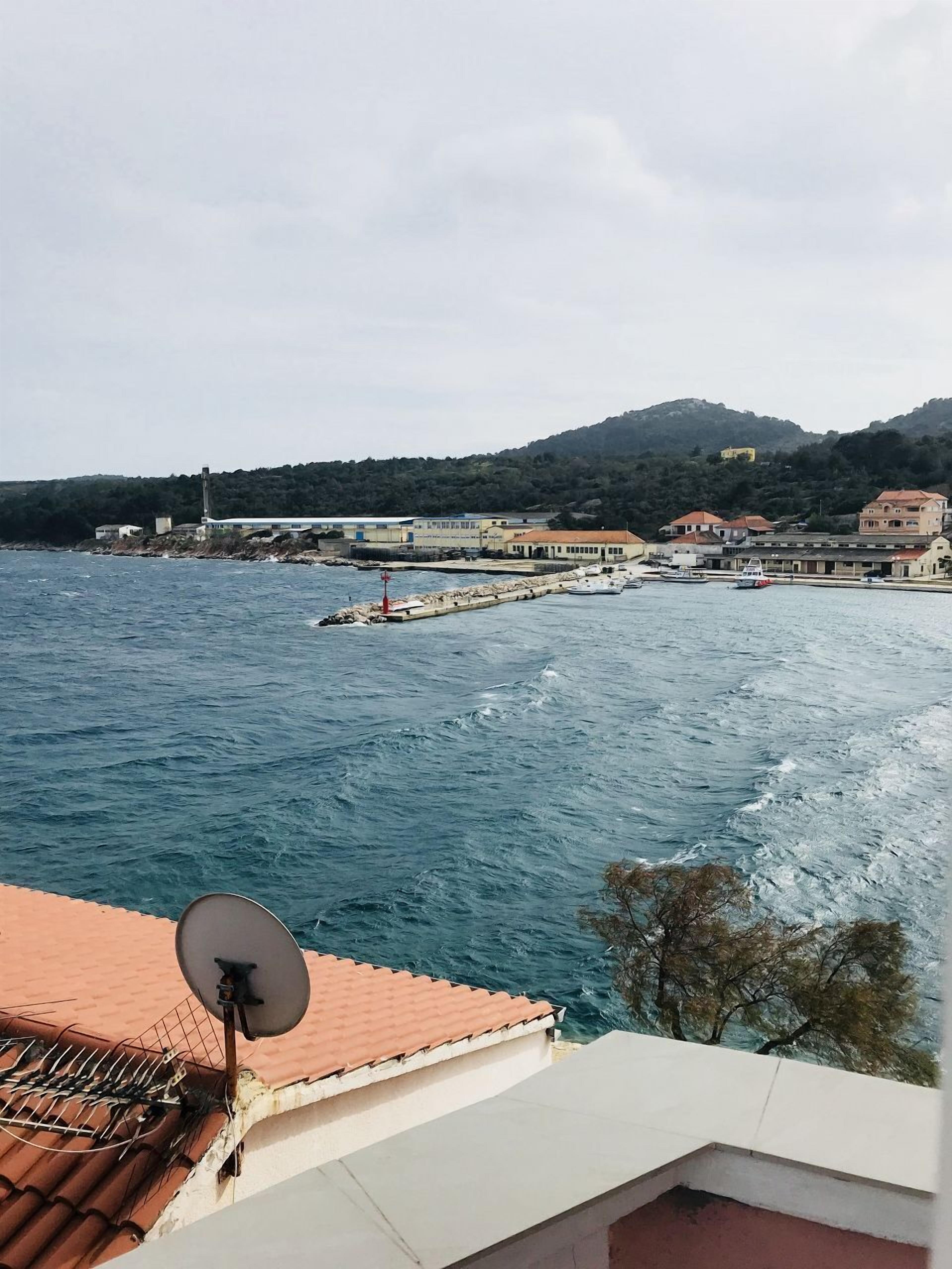 إطلالة على المياه