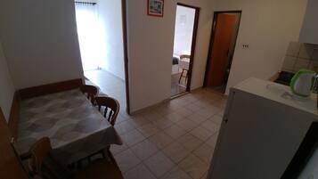 Apartment (A6) | Dining