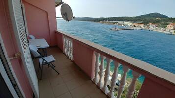 Apartment (A7) | Balcony