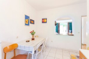 Διαμέρισμα (A2) | Ιδιωτική κουζίνα | Ψυγείο, μαγειρικές εστίες, σκεύη μαγειρικής/πιάτα/κουζινικά