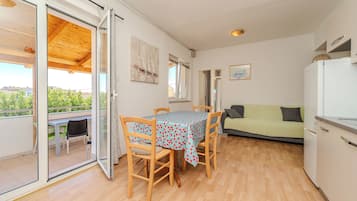 Apartment (A1) | Dining