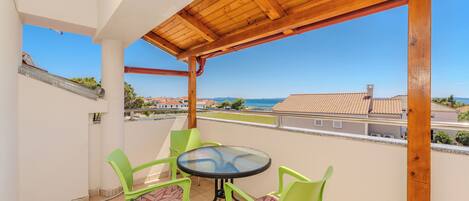 Huoneisto (A3) | Parveke