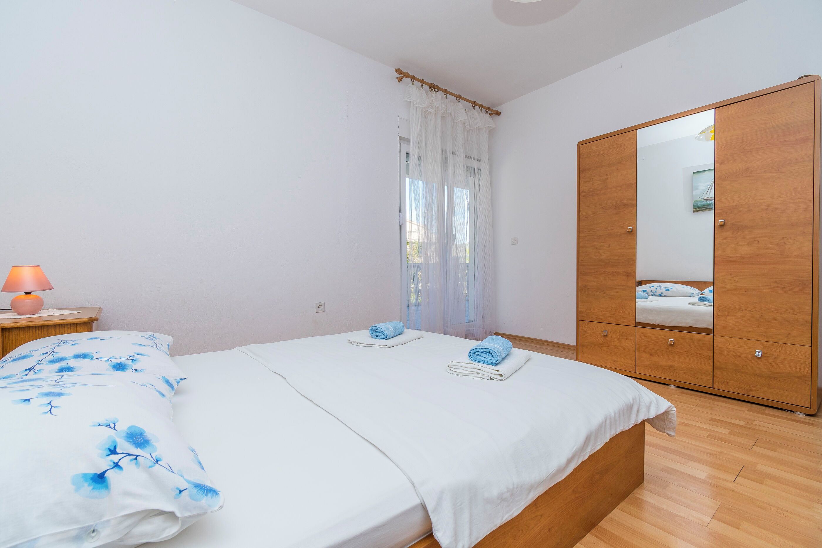 アパートメント (A1)