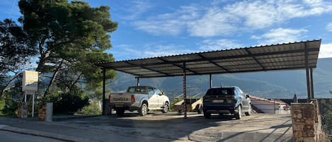 ที่จอดรถฟรี