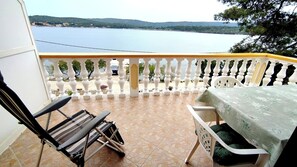Apartamento (A2) | Restaurante al aire libre