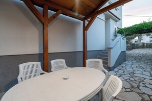 Terrace/patio - Apartments Pere (Povljana)