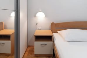 Room - Apartments Pere (Povljana)