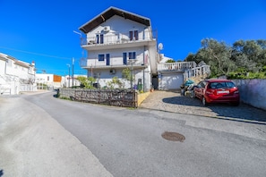 Building design - Apartment Doktor (Trogir)