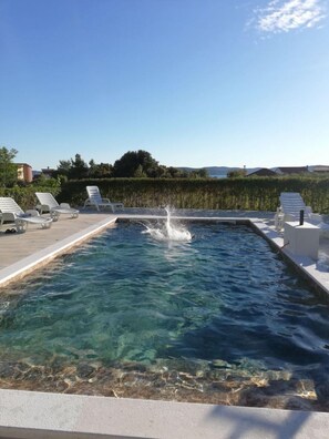 Estudio (A2) | Piscina al aire libre | Una piscina al aire libre