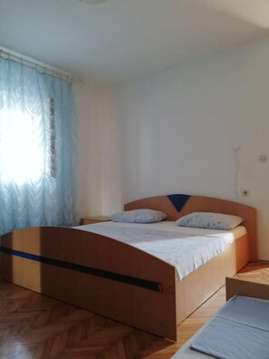 Apartment (A4)