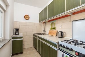 Căn hộ (A1) | Bếp riêng