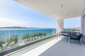 Apartment (A2) | Terrace/patio - Apartments Adriatic (Vodice)
