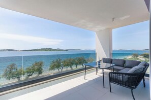 Apartment (A2) | Terrace/patio - Apartments Adriatic (Vodice)