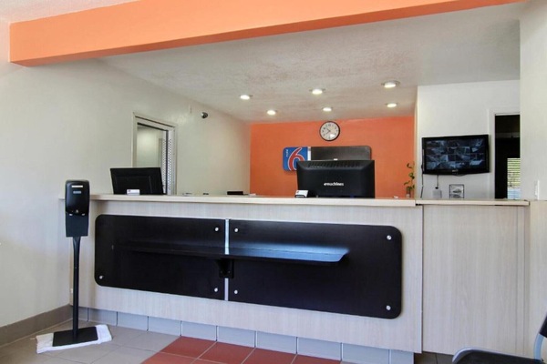 Entrance / Reception