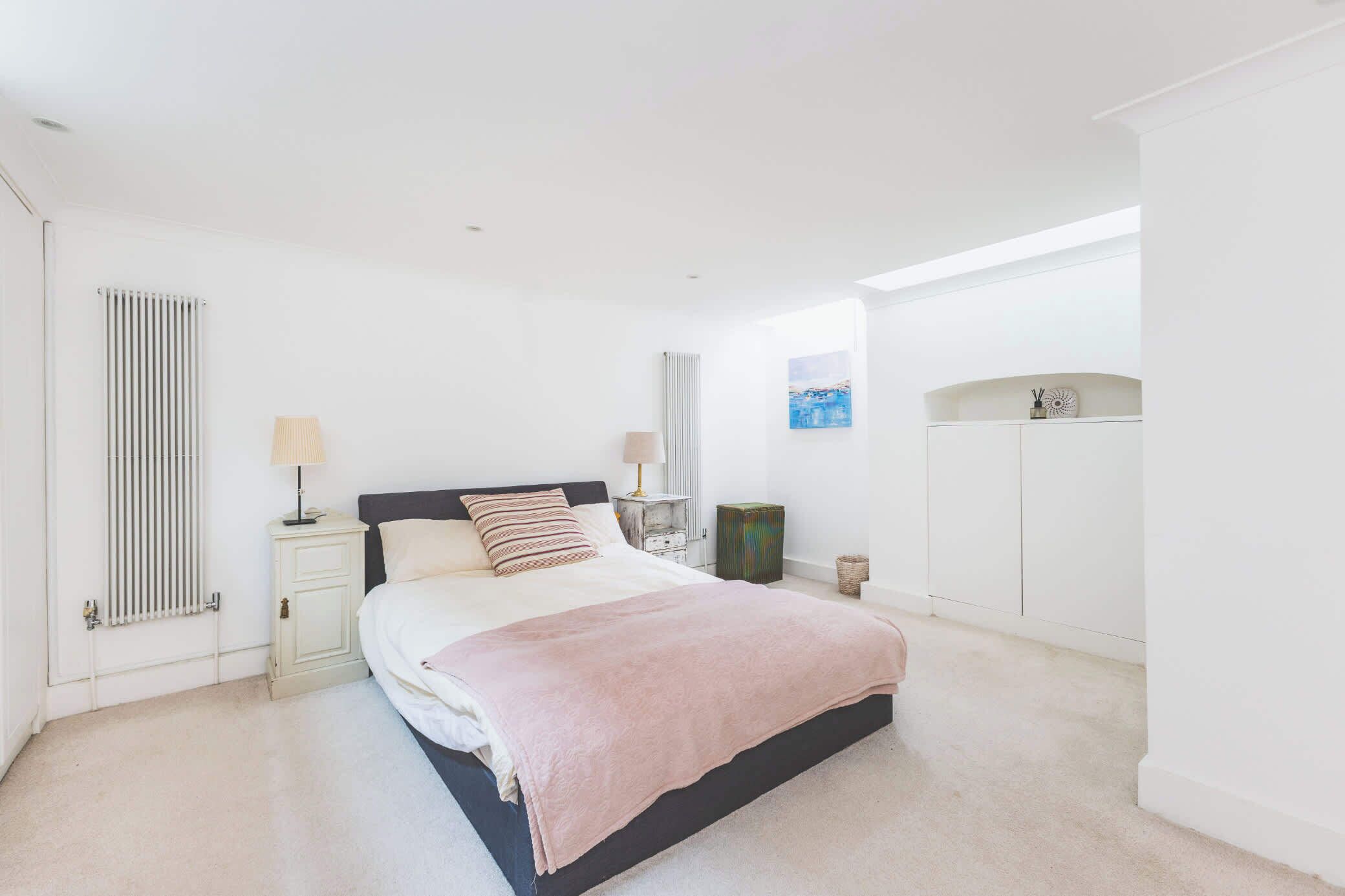 1 makuuhuone, silitysrauta/-lauta, internet, vuodevaatteet