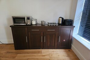 Interior - Standard Single Room - Shared (Windsor)