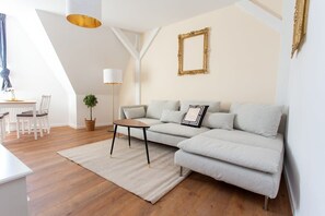 TV - FullHouse | Halle | M14 King Louis XIV | Zentrum (Halle (Saale))