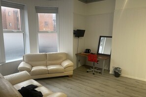 Interior - Standard Double Room (Belfast)