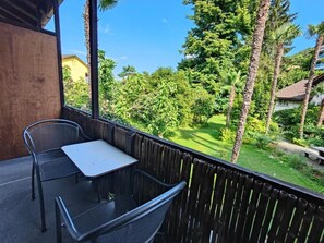 Habitación estándar doble, vistas al patio | Restaurante al aire libre