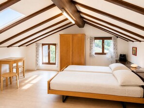Deluxe Double Room, Courtyard View | In-room safe, free WiFi - Parkhotel Emmaus - Casa Rustico (Losone)
