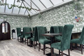 Dining - OYO Watton Vibe Hotel Deluxe Double Room (Thetford)