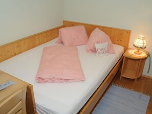 1 bedroom, travel crib, WiFi - Single room (from 3 nights with half board) - Wiaz'Haus Orthofer (Sankt Jakob im Walde)