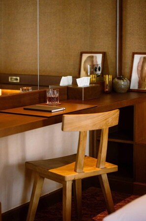 Interior - Confidential Room 4, a stone's throw from the Louvre (Paris)