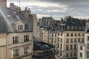 Miscellaneous - Confidential Room 1, a stone's throw from the Louvre (Paris)