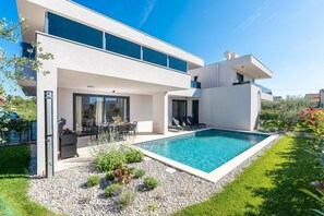 Pool - Stylish Istrian Villa with Private Pool (Novigrad)