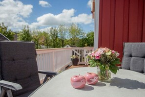 Outdoor dining - Holiday home with 1 bedroom (Krummhörn)