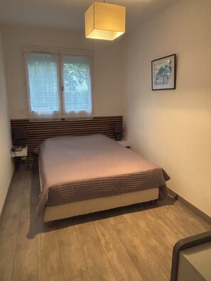 2 bedrooms, iron/ironing board, Internet, bed sheets - Quartier Saint Jean Peaceful apartment with garden close to the beach (La Ciotat)