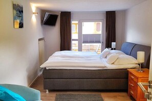 2 chambres, fer et planche Ă repasser, Wi-Fi gratuit, draps fournis