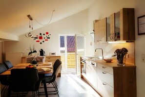 Fridge, oven, stovetop, dishwasher - 4 in the Linder holiday home (Fischen)