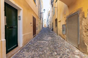 Property grounds - Monolocale in centro storico (Alghero)