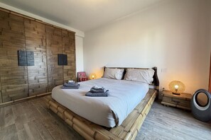 2 chambres, fer et planche à repasser
