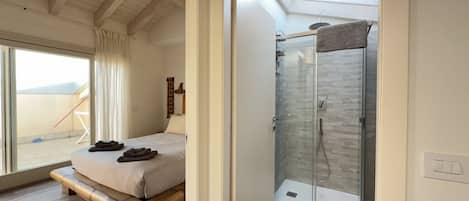 2 chambres, fer et planche Ă repasser