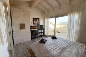 3 chambres, fer et planche à repasser