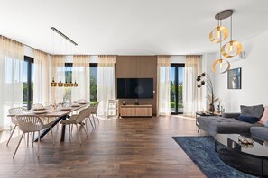 Smart TV - Modern Villa with Private Pool, sleeps 8 (Novigrad)