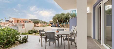 屋外ダイニングエリア