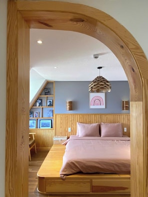 In-room safe, blackout drapes, soundproofing, iron/ironing board - View Home Da Lat (Da Lat)