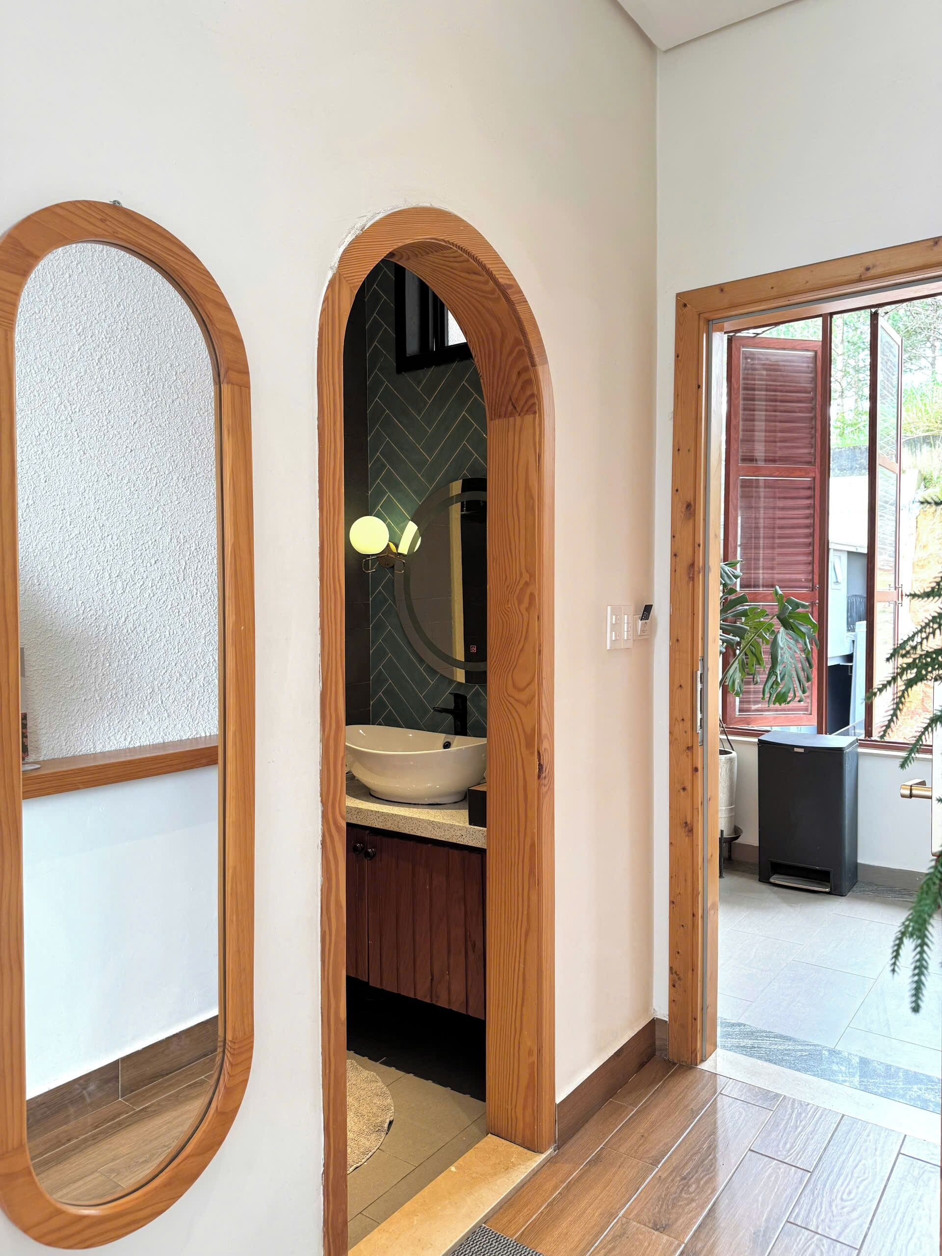 Zimmersafe, Verdunkelungsvorhänge, schallisolierte Zimmer