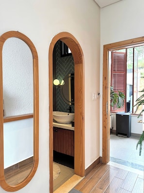 In-room safe, blackout drapes, soundproofing, iron/ironing board - View Home Da Lat (Da Lat)