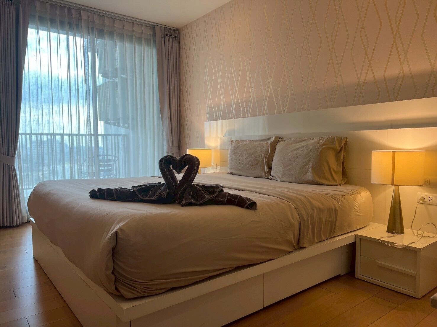 1 bedroom, iron/ironing board, internet, bed sheets