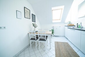 Dining - FullHouse | Chemnitz | M34 Hirsch | 2 Bedroom (Chemnitz)