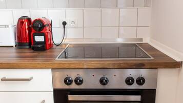 Refrigerador, microondas, parrilla de estufa y lavavajillas