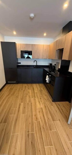 Fridge, microwave, oven, dishwasher - Private Flat apartment in North London (London)