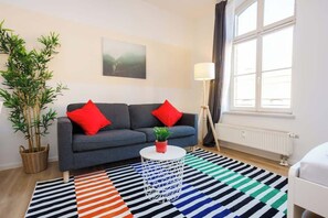TV - FullHouse Apartments AB5 Maxi (Halle (Saale))