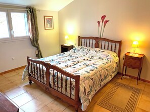 4 Schlafzimmer, Bügeleisen/Bügelbrett, Internetzugang, Bettwäsche