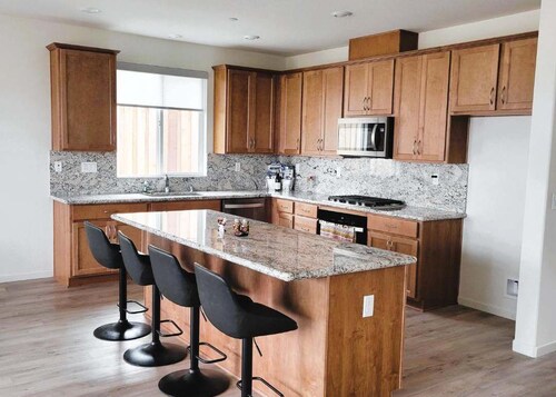 3-bedroom house in fantastic Hollister with cool AC breeze