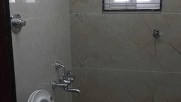 Deluxe Room | Bathroom | Shower